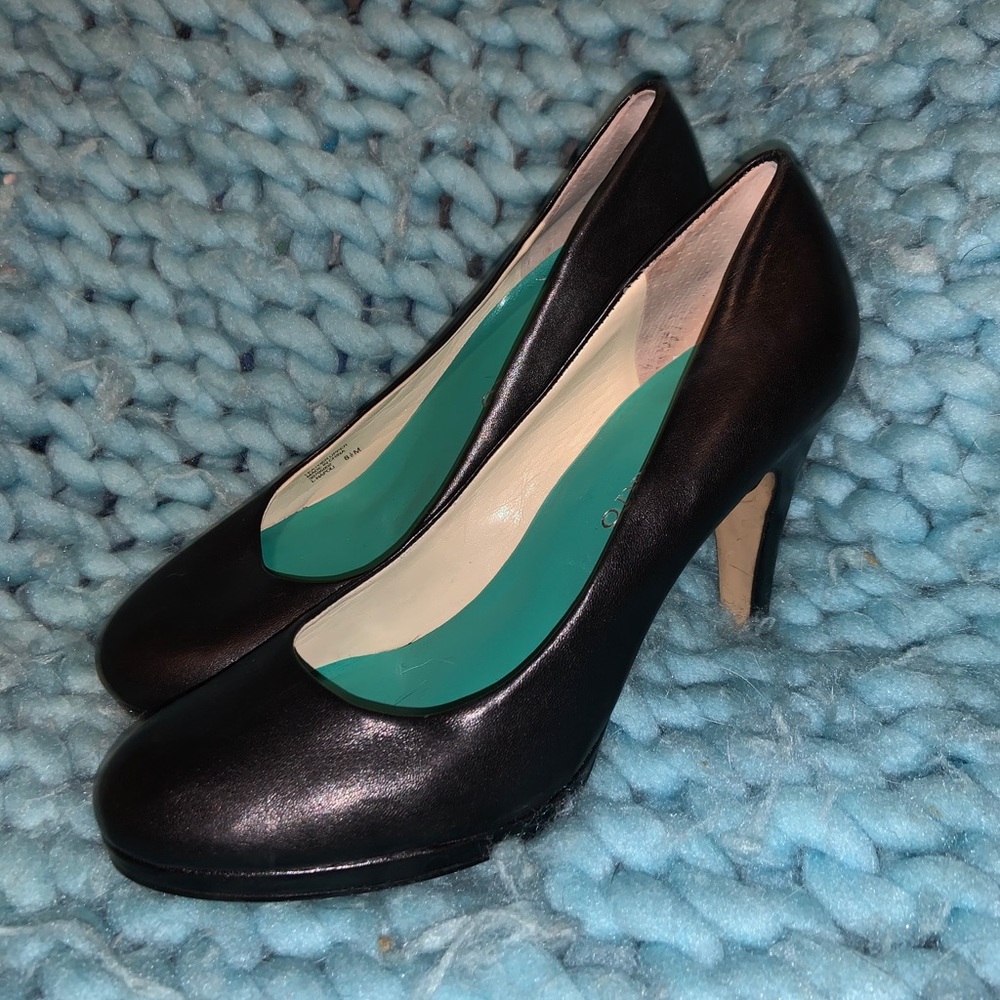 Black Round Toe Platform Pumps